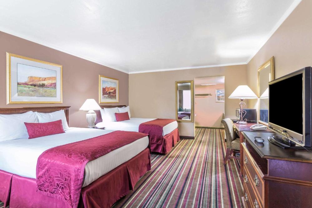 Queen Room with Two Queen Beds - Accessible/Non-Smoking interior